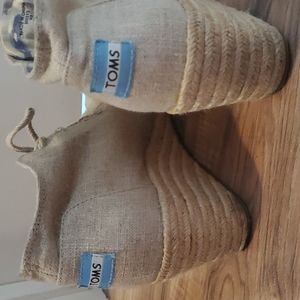 Toms Wedges, Tan, Wicker Wedge, lace up, size 9.